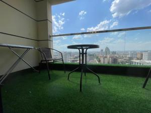 Nairobi High Rise with Balcony & Pool 24 7 Security