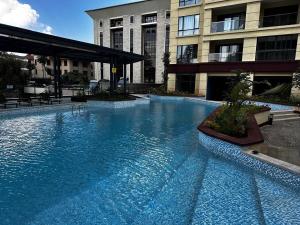 Nairobi High Rise with Balcony & Pool 24 7 Security