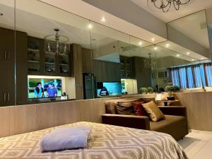 Modern Comfort Living! Netflix Ready