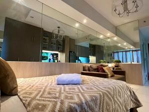 Modern Comfort Living! Netflix Ready