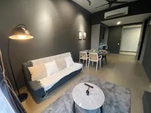 One Utama 3km away cozy 2 rooms - Kampong Bukit Lanjan