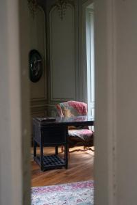 Maisons de vacances Chateau des Archeveques avec parc dans un village : photos des chambres