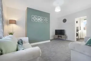 NEW! 2BR in West Terrace, Sleeps 4 - Willington