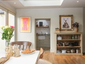 Cotswold House