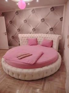 Pinky Belgrade Apartment - Zemun Polje