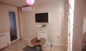 Pinky Belgrade Apartment