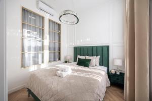 Luxurious Charming E47 City Center Suite by Prestige Homes