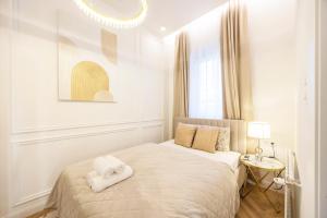 Luxurious Charming E47 City Center Suite by Prestige Homes