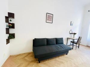 Retro style in centrum Prague Andel