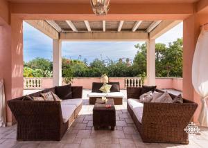 Villa Festosa - Luxury retreat by the beach