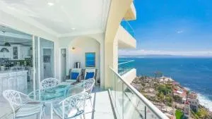 Sherry's Seaside Retreat,Pampered,LuxuriousStays - Las Dos Palmas