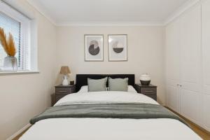 Parea Living - Quaint and Stylish Flat w Sunny Terrace