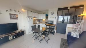 PAMPLEMOUSSE 2 - Appartement avec piscine, vue mer, proche golf