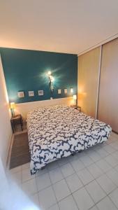 PAMPLEMOUSSE 2 - Appartement avec piscine, vue mer, proche golf