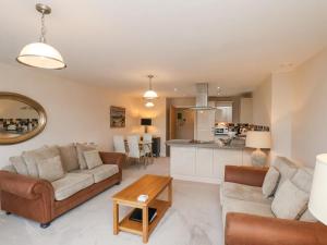 Time and Tide Apartment 25