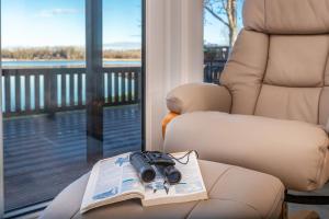 Sandmartin Lodge a lakeshore haven at Pine Lake Resort