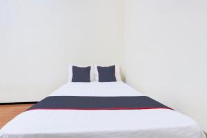 Hotel O Ump Near Rs Margono