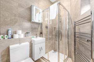 Cute & Compact - Petite Studio with Style!