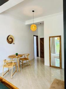 Lily cozy studio apartment with Balcony view