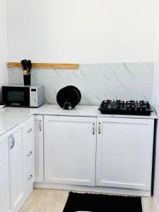 Lily cozy studio apartment with Balcony view