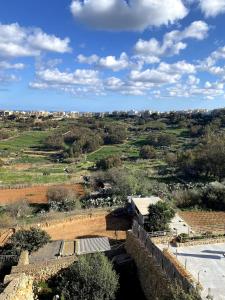 Egħżien Suite A2 Access to Tranquil Shared Pool