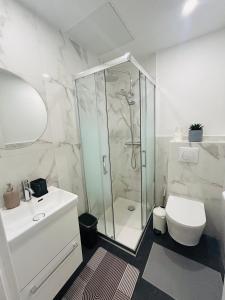 A 350m de la gare et du port de monaco