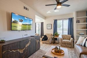 Executive Golfside Remodeled Side by Side Suites