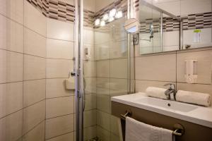 Hotels Hotel Notre Dame : photos des chambres