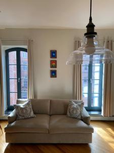 Historic 1869 Brownstone 15 min to NYC downtown