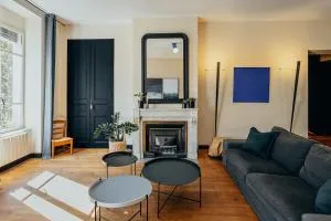 Superbe appartement lyonnais, vue sur Saône - إيكولي