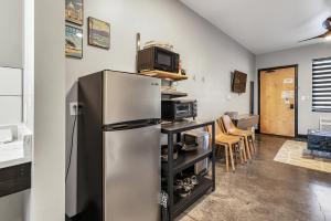 First floor suite near St Louis near ski hill