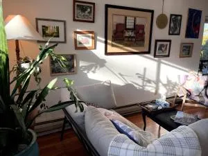 Peter's Place - 2Bed & Bath Suite Stunning Views - Кокуитлам