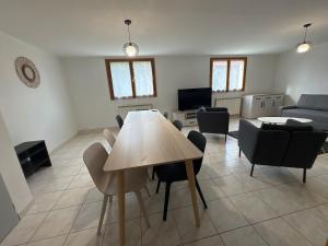 130m T4 garden and car parks - Stade-Eurexpo-Lyon - Ubytování bez kategorie ve městě Meyzieu