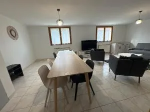 130m T4 garden and car parks - Stade-Eurexpo-Lyon - 德希内斯·尚皮埃