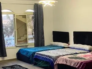 Pyramid view luxury place - ‘Ezbet `Abd el-Ḥamîd