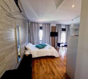 Cambria Rooms & Apartments