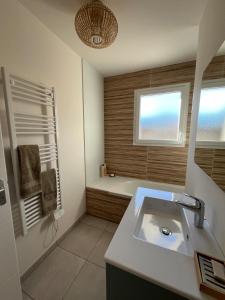 Maisons de vacances Maison familiale piscine 3 chambres Gujan-Mestras ! : photos des chambres