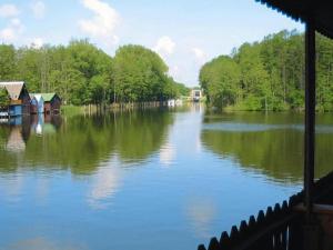 Bootshaus in Mirow mit überdachter Terrasse