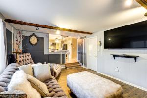 3 Mi to Dover Motor Speedway Pet-Friendly Retreat