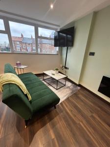 NEW! Amazing Studio Apartment Sleeps 3 Hull Central