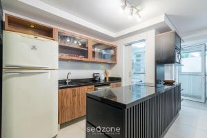 Lindo Apto c Varanda 500m da Praia NNG0102