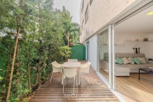 Lindo Apto c Varanda 500m da Praia NNG0102