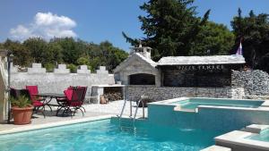 Apartment in Villa Tamara -Pool beheizt ,Meerblick