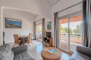 Appartements Duplex avec terrasse et parking proche des plages : photos des chambres
