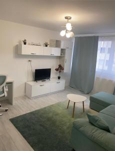 Downtown by the Sea- 2 BDR Apartment