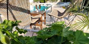 Seaside 1 BR Apartment with balcony, max 4 Guests