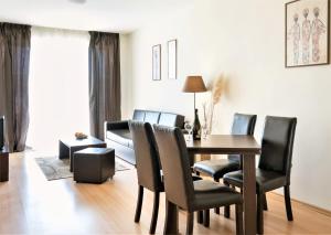 Seaside 1 BR Apartment with balcony, max 4 Guests