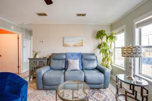 Walk to Beach and Pier Updated Abode in Rockport!