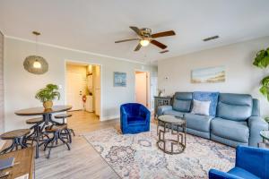 Walk to Beach and Pier Updated Abode in Rockport!