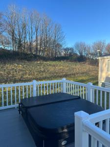 Wallows Lodge with private hot tub